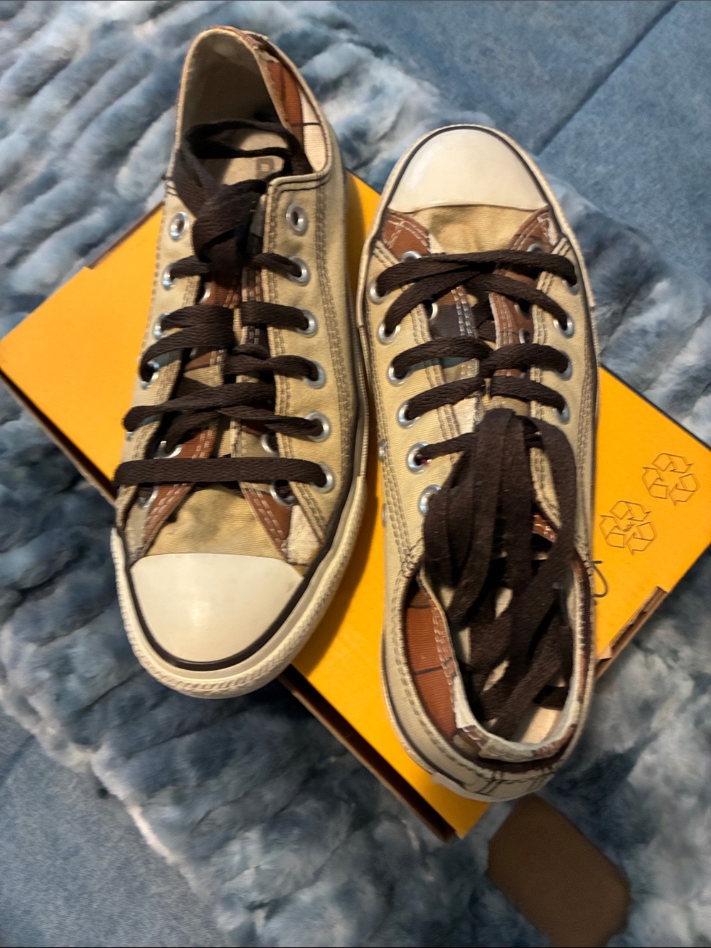 Vintage one of a kind Converse Low-Top Sneakers in Beige and Brown - Picture 2 of 12